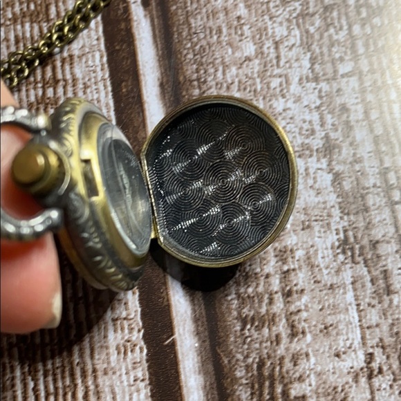 Precious Rose Encrusted Pocketwatch​ - Picture 5 of 7